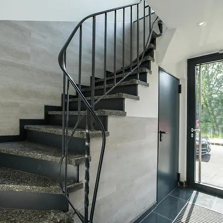 Apartment Here Nd *